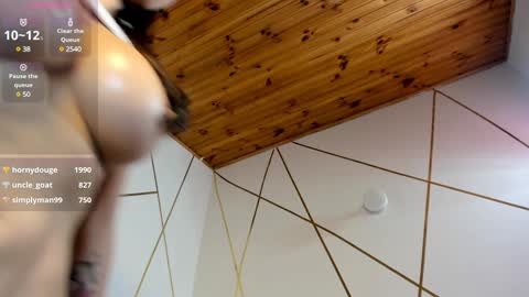 Snapshot of holly__milk chatting on January 16, 4:07 am Laura Hey GuysI have more 40 videos FULL MILK Of Hollymilk1 online show from January 16, 4:07 am