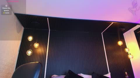 April online show from October 24, 8:49 pm