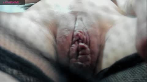 Snapshot of holly_little2 chatting on February 19, 9:47 pm Sophie online show from February 19, 9:47 pm