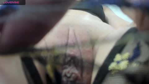 Snapshot of holly_little2 chatting on February 24, 8:58 pm Sophie online show from February 24, 8:58 pm