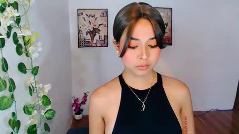 Snapshot of hollyclarita chatting on December 4, 4:55 am YOUR GODDESS CLARITA online show from December 4, 4:55 am