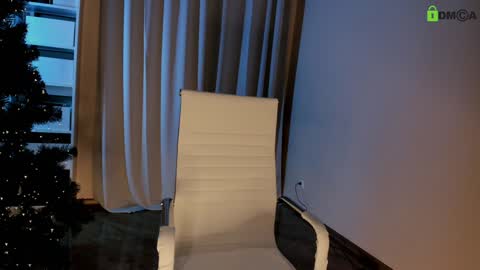 Snapshot of hollyextra chatting on December 23, 2:13 am hollyextra online show from December 23, 2:13 am