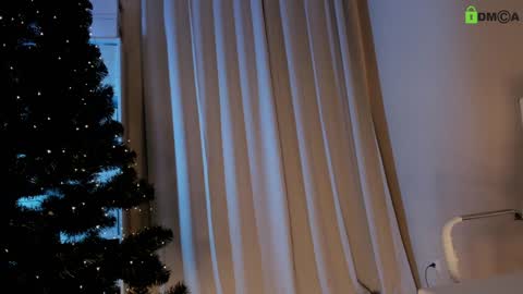 Snapshot of hollyextra chatting on December 24, 8:49 pm hollyextra online show from December 24, 8:49 pm