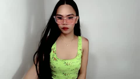 hollyhalo online show from October 14, 9:43 am