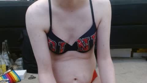 Snapshot of hollyhawkes chatting on February 1, 11:48 pm Holly Hawkes online show from February 1, 11:48 pm