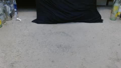 Snapshot of hollyhawkes chatting on February 6, 2:11 am Holly Hawkes online show from February 6, 2:11 am