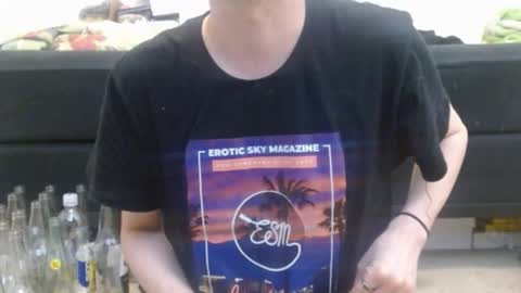 Snapshot of hollyhawkes chatting on February 11, 10:28 pm Holly Hawkes online show from February 11, 10:28 pm