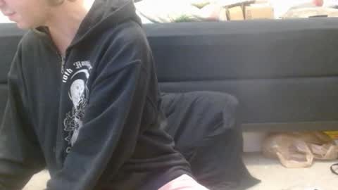 Snapshot of hollyhawkes chatting on March 4, 8:35 am Holly Hawkes online show from March 4, 8:35 am