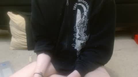 Snapshot of hollyhawkes chatting on September 27, 1:21 am Holly Hawkes online show from September 27, 1:21 am