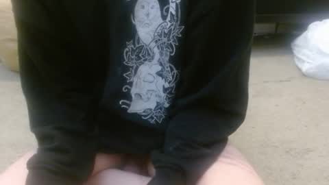 Snapshot of hollyhawkes chatting on October 16, 1:39 am Holly Hawkes online show from October 16, 1:39 am