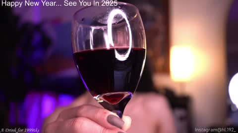 Holly Linder online show from December 28, 5:23 am