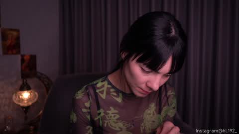 Holly Linder online show from February 6, 2:00 am