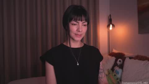 Holly Linder online show from November 5, 1:38 am