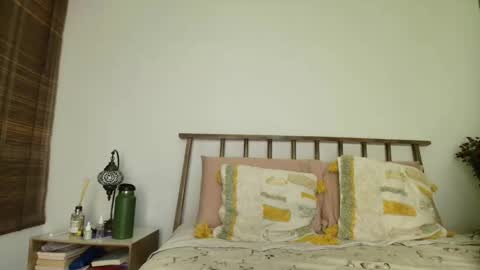 hollyshit_ online show from September 16, 12:33 am