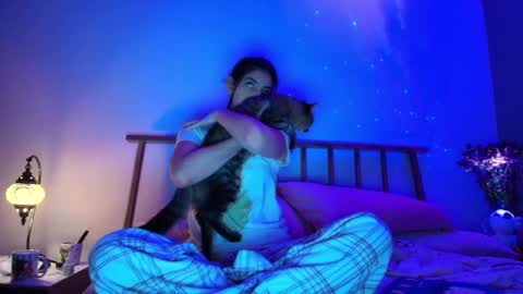 hollyshit_ online show from September 18, 2:13 am