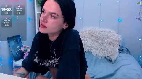 Holy girl online show from November 12, 2:01 am