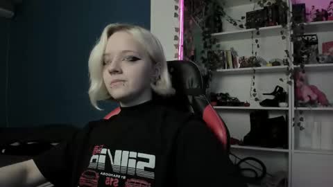 Snapshot of holy_mistresss chatting on November 12, 8:59 am holy_mistresss online show from November 12, 8:59 am