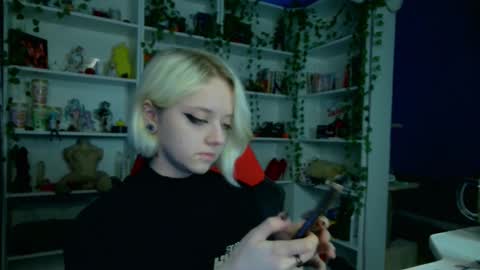 Snapshot of holy_mistresss chatting on November 25, 9:31 am holy_mistresss online show from November 25, 9:31 am