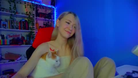 Snapshot of holy_rumi chatting on September 19, 9:43 am Rumi online show from September 19, 9:43 am