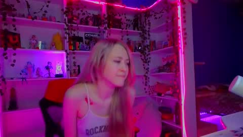 Snapshot of holy_rumi chatting on October 3, 11:51 am Rumi online show from October 3, 11:51 am