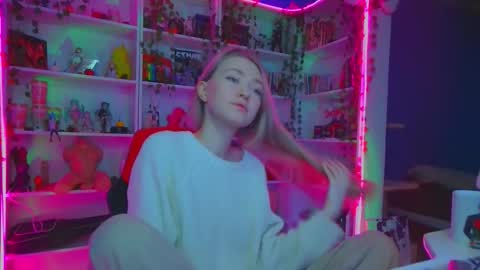 Snapshot of holy_rumi chatting on November 22, 10:47 am Rumi online show from November 22, 10:47 am