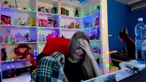 Snapshot of holy_rumi chatting on December 14, 10:20 am Rumi online show from December 14, 10:20 am