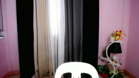 Snapshot of holy_samyx chatting on November 25, 2:55 am holy_samyx online show from November 25, 2:55 am