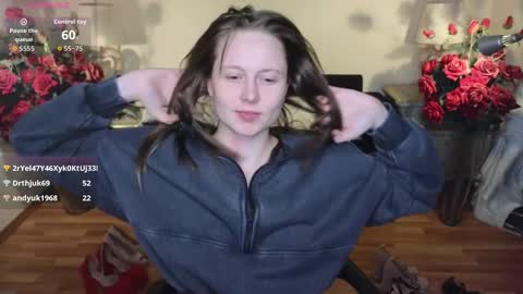 Snapshot of holybabydoll chatting on November 24, 11:59 pm holybabydoll online show from November 24, 11:59 pm