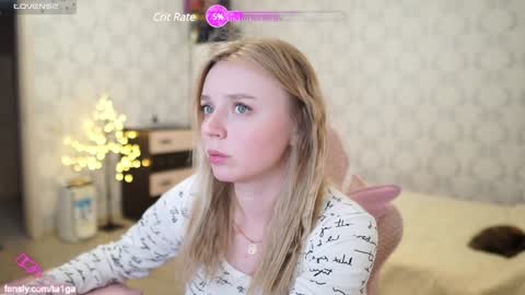 Snapshot of holydumplings chatting on January 14, 2:53 pm Taiga online show from January 14, 2:53 pm