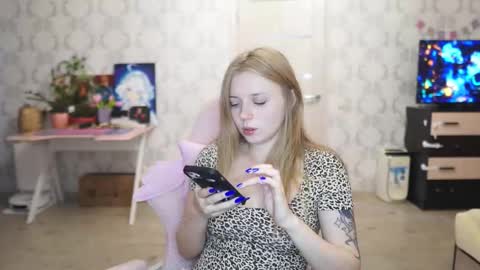 Snapshot of holydumplings chatting on November 10, 11:20 am Taiga online show from November 10, 11:20 am