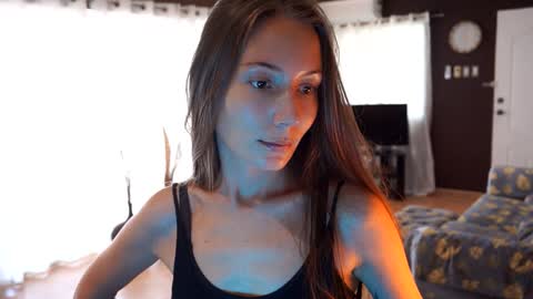 Snapshot of holyvivian chatting on January 18, 1:08 am V online show from January 18, 1:08 am