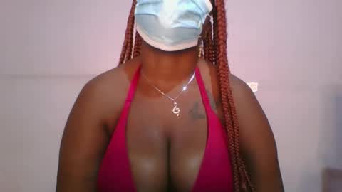 Snapshot of honey_beb chatting on September 18, 2:57 am honey_beb online show from September 18, 2:57 am