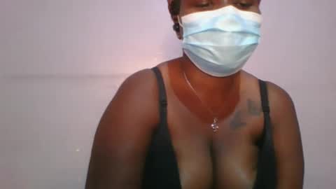 Snapshot of honey_beb chatting on September 21, 7:59 pm honey_beb online show from September 21, 7:59 pm