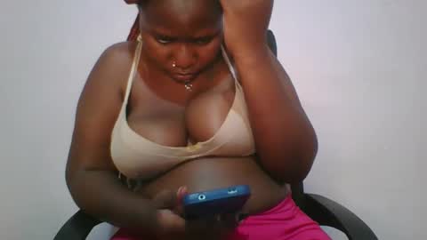 Snapshot of honey_beb chatting on September 25, 7:17 pm honey_beb online show from September 25, 7:17 pm