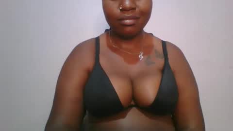 Snapshot of honey_beb chatting on September 28, 8:25 pm honey_beb online show from September 28, 8:25 pm