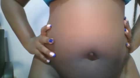 Snapshot of honey_beb chatting on October 16, 5:30 am honey_beb online show from October 16, 5:30 am