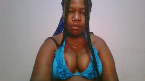 Snapshot of honey_beb chatting on November 3, 2:35 am honey_beb online show from November 3, 2:35 am