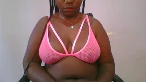 Snapshot of honey_beb chatting on November 4, 8:57 am honey_beb online show from November 4, 8:57 am