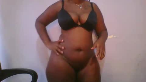 Snapshot of honey_beb chatting on November 5, 5:07 am honey_beb online show from November 5, 5:07 am