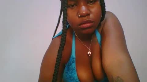 Snapshot of honey_beb chatting on November 7, 6:46 am honey_beb online show from November 7, 6:46 am