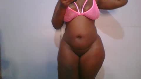 Snapshot of honey_beb chatting on November 8, 1:28 am honey_beb online show from November 8, 1:28 am