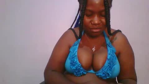 Snapshot of honey_beb chatting on November 9, 6:01 am honey_beb online show from November 9, 6:01 am