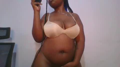 Snapshot of honey_beb chatting on November 13, 4:22 am honey_beb online show from November 13, 4:22 am