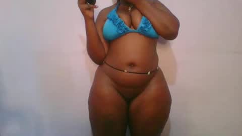 Snapshot of honey_beb chatting on November 22, 6:23 am honey_beb online show from November 22, 6:23 am