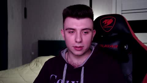 Snapshot of honey_furry chatting on December 9, 9:58 pm Wolfy online show from December 9, 9:58 pm