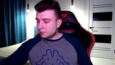 Snapshot of honey_furry chatting on December 22, 8:25 pm Wolfy online show from December 22, 8:25 pm