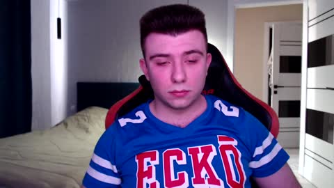 Snapshot of honey_furry chatting on January 15, 10:27 am Wolfy online show from January 15, 10:27 am