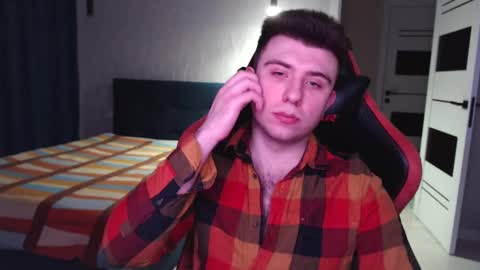 Snapshot of honey_furry chatting on February 27, 1:38 am Wolfy online show from February 27, 1:38 am