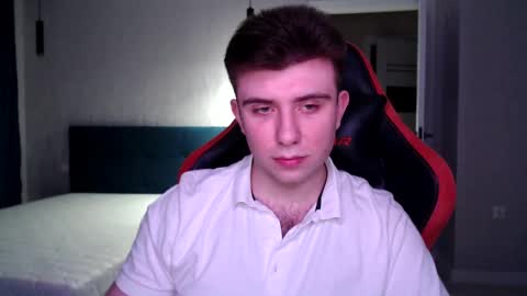 Snapshot of honey_furry chatting on March 5, 8:21 pm Wolfy online show from March 5, 8:21 pm