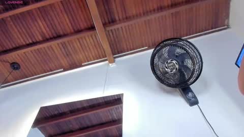 Im Isbel online show from October 6, 11:07 am